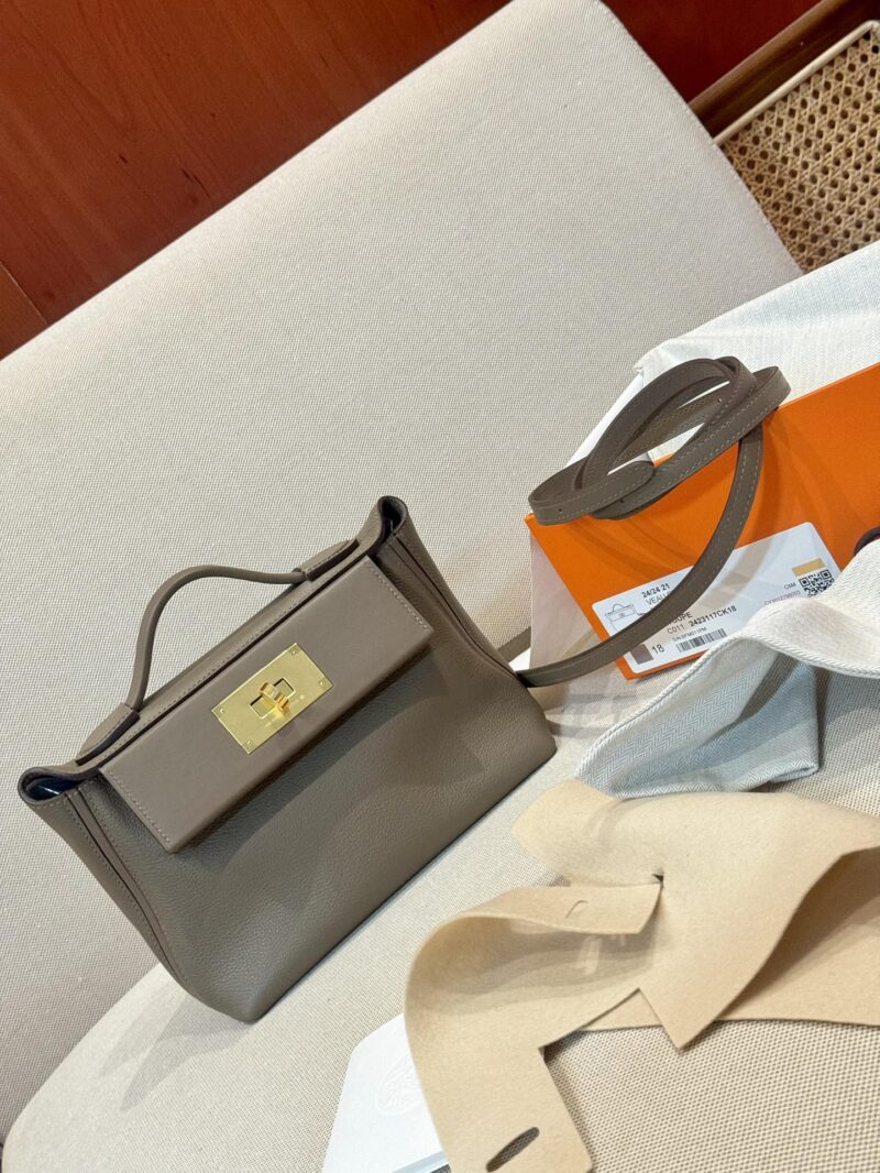 Hermès Mini Kelly 2424 Evercolor & Swift Etoupe Gold Hardware - Image 3