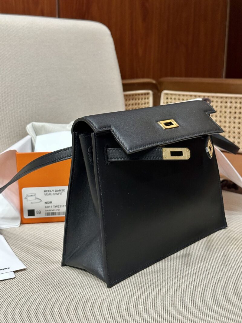 Hermès Kelly Danse 22 Swift Noir Gold Hardware - Image 4