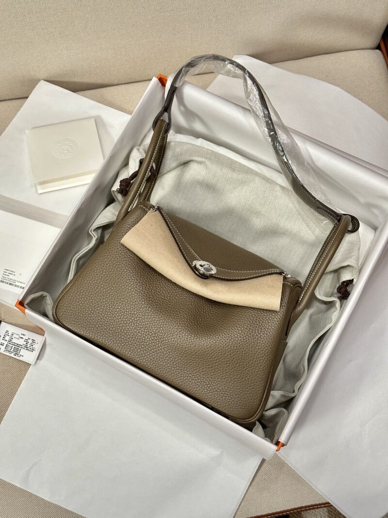 Hermès Lindy 26 Taurillon Clemence Etoupe Silver Hardware