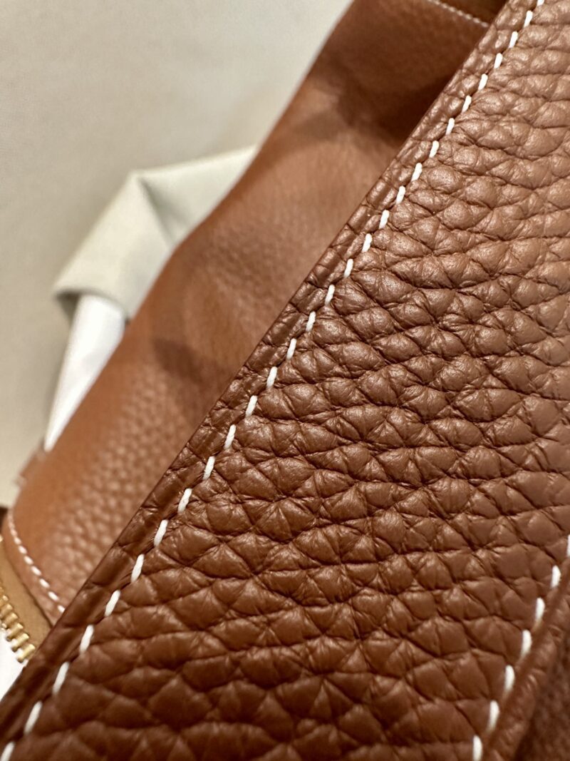 Hermès Lindy 30 Clemence Gold Gold Hardware - Image 7