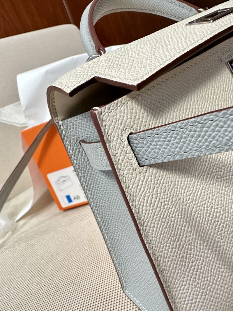 Hermès Mini Kelly 19 Epsom Craie & Blue Glacier Silver Hardware - Image 8