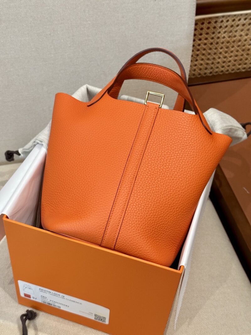 Hermès Picotin 18 Taurillon Clemence Feu Orange Gold Hardware - Image 2