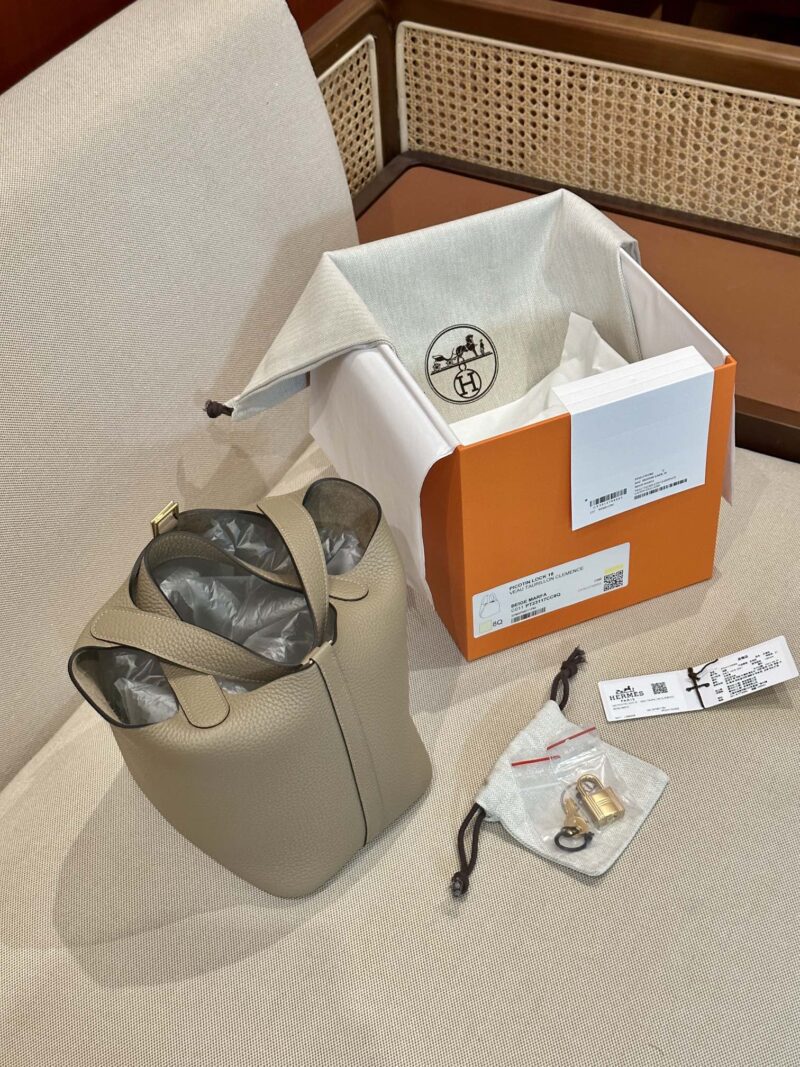 Hermès Picotin 18 Taurillon Clemence Beige Marfa Silver Hardware - Image 2