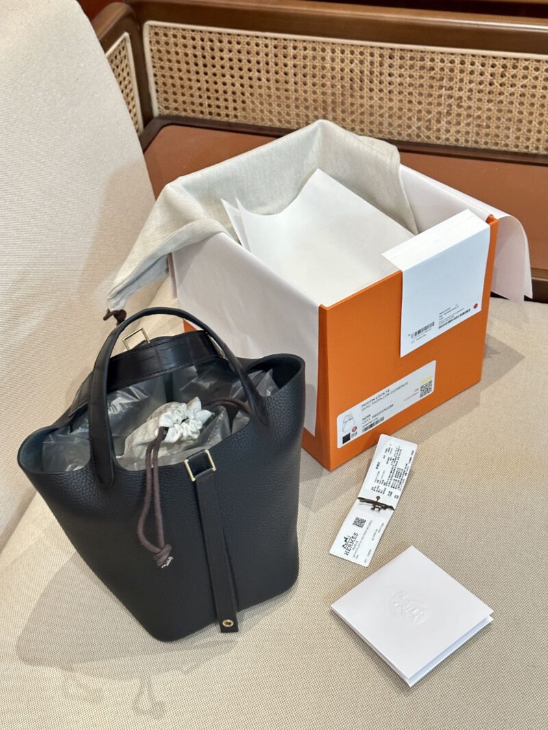 Hermès Picotin Touch 18 Taurillon Clemence & Matte Alligator Noir Gold Hardware - Image 2