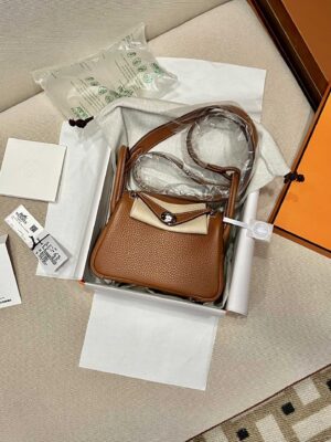 Hermès Mini Lindy 20 Taurillon Clemence Gold Gold Hardware