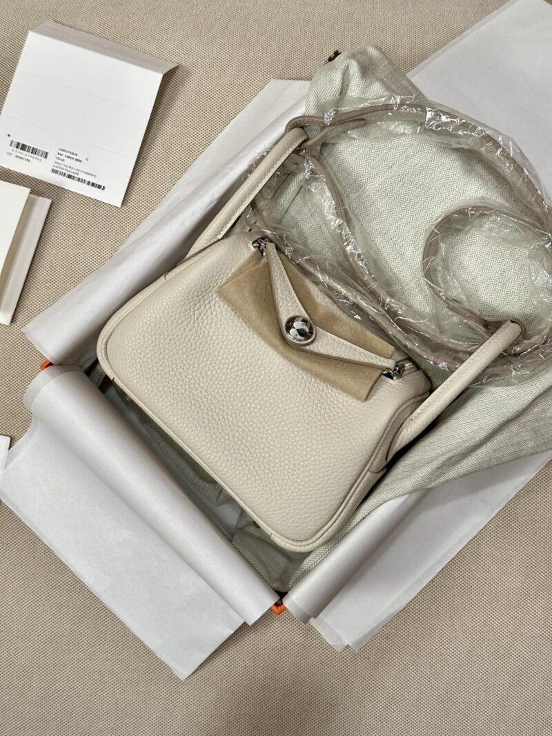 Hermès Mini Lindy 20 Taurillon Clemence Craie Silver Hardware