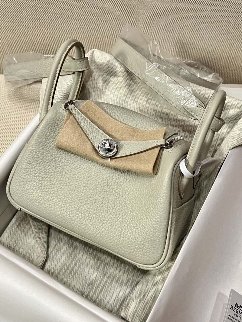 Hermès Mini Lindy 20 Taurillon Clemence Gris Pearl Silver Hardware - Image 2