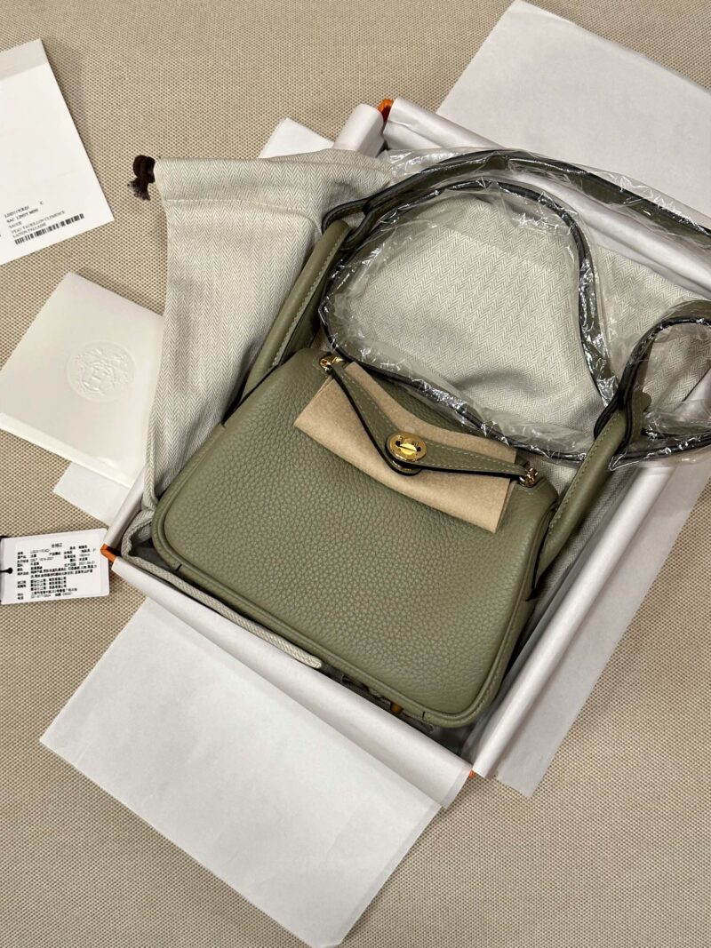 Hermès Mini Lindy 20 Taurillon Clemence Sauge Gold Hardware