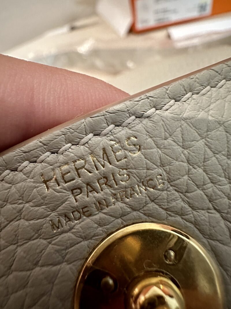 Hermès Mini Lindy 20 Clemence Gris Pearl Gold Hardware - Image 11