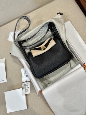 Hermès Mini Lindy 19 Taurillon Clemence Noir & Mauve Sylvestre Gold Hardware
