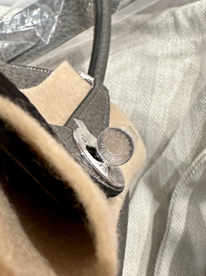 Hermès Mini Lindy 20 Taurillon Clemence Gris Meyer Silver Hardware - Image 6
