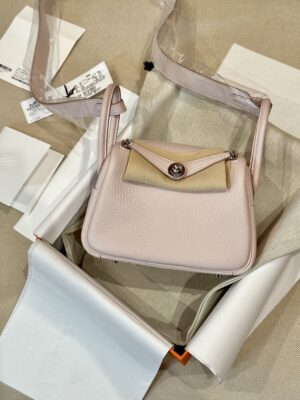 Hermès Mini Lindy 19 Taurillon Clemence Mauve Pale & Mushroom Silver Hardware