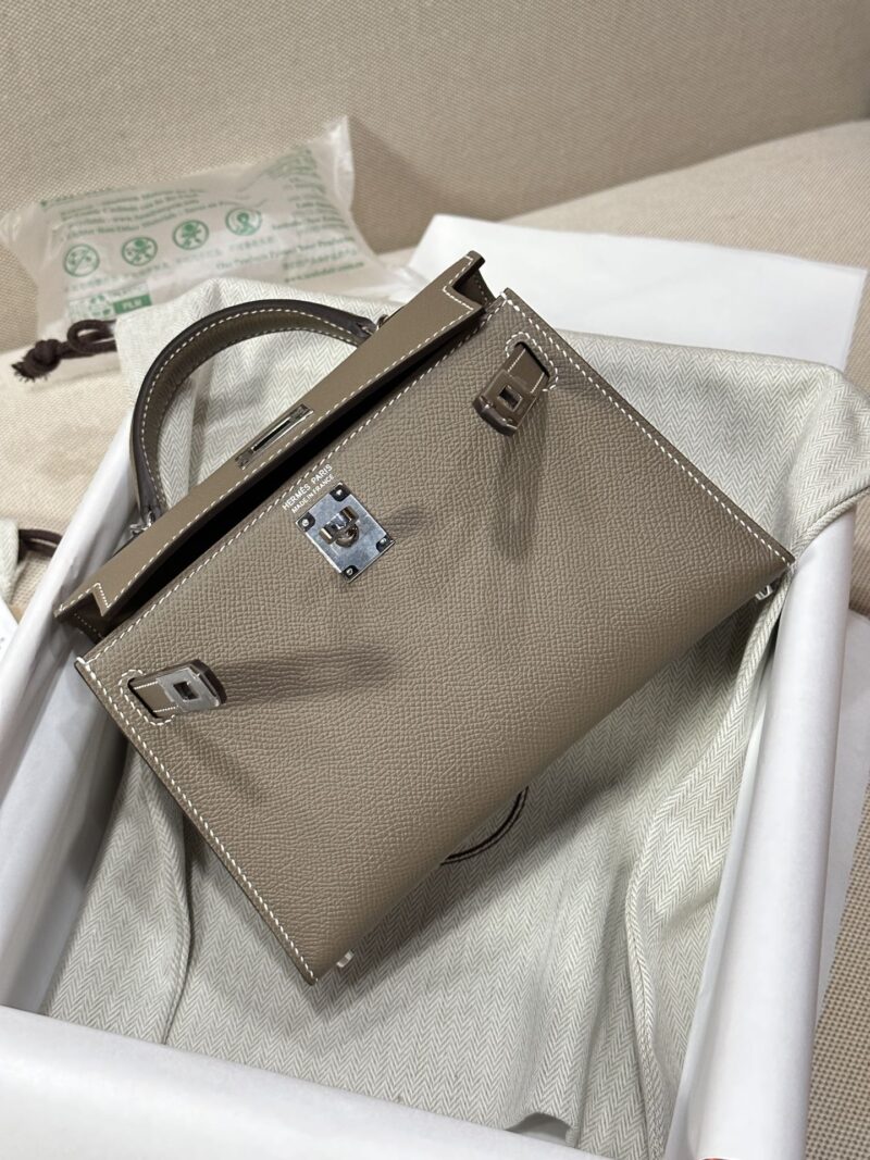 Hermès Mini Kelly 19 Epsom Etoupe Silver Hardware - Image 4
