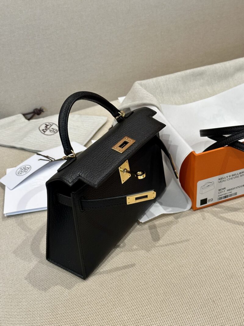 Hermès Mini Kelly Chevre Noir Gold Hardware - Image 3