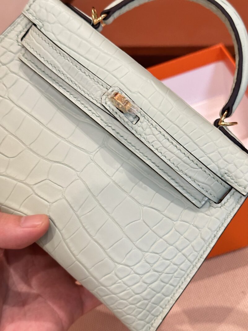 Hermès Mini Kelly Matte Crocodile Vert D'eau Gold Hardware - Image 2