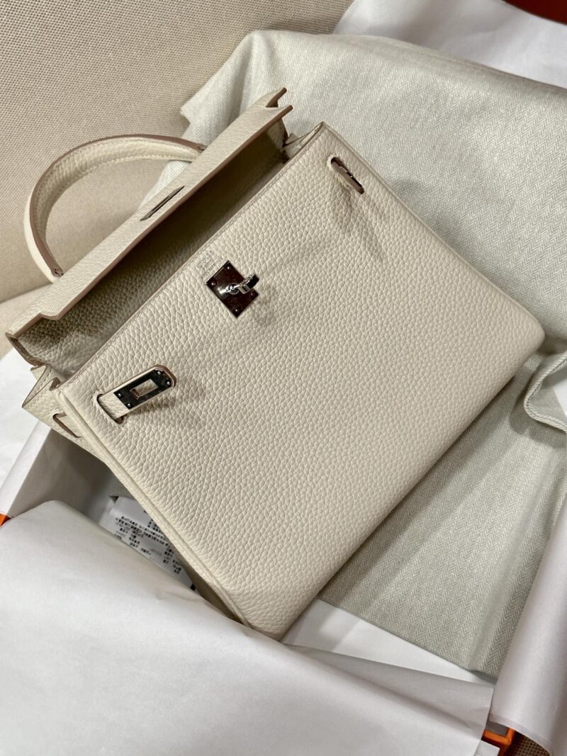 Hermès Kelly 25 Clemence Craie Silver Hardware - Image 4