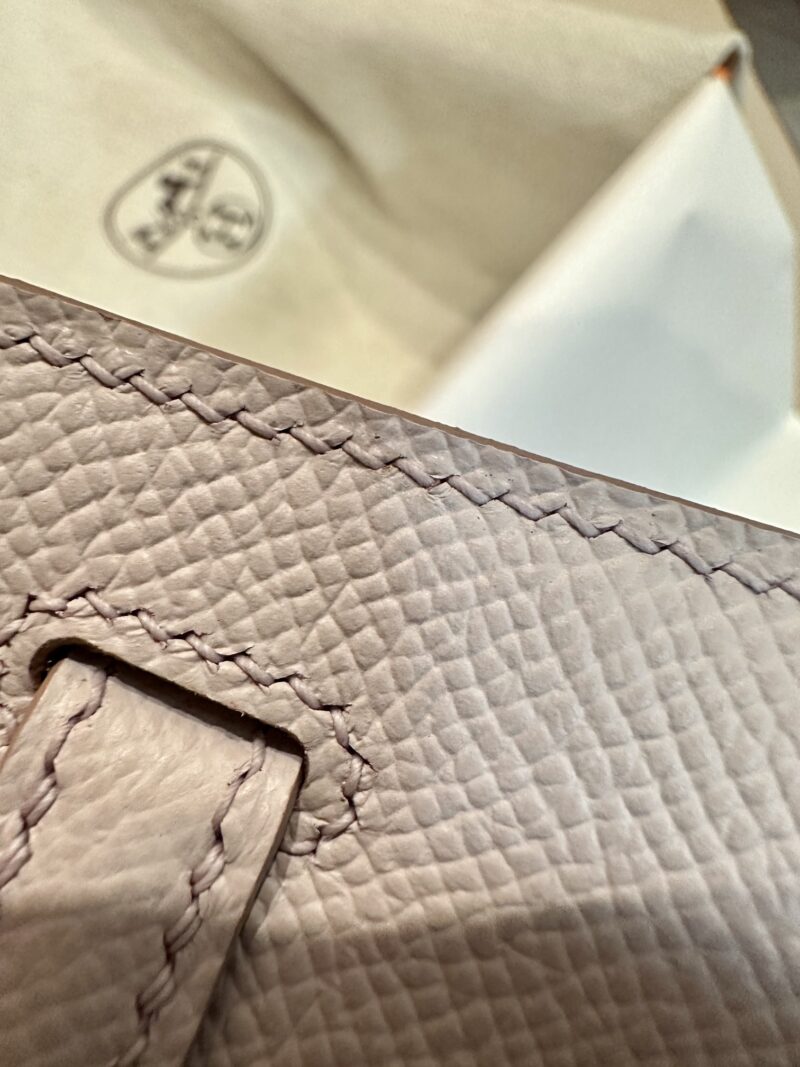 Hermès Kelly 25 Epsom Mauve Silver Hardware - Image 10