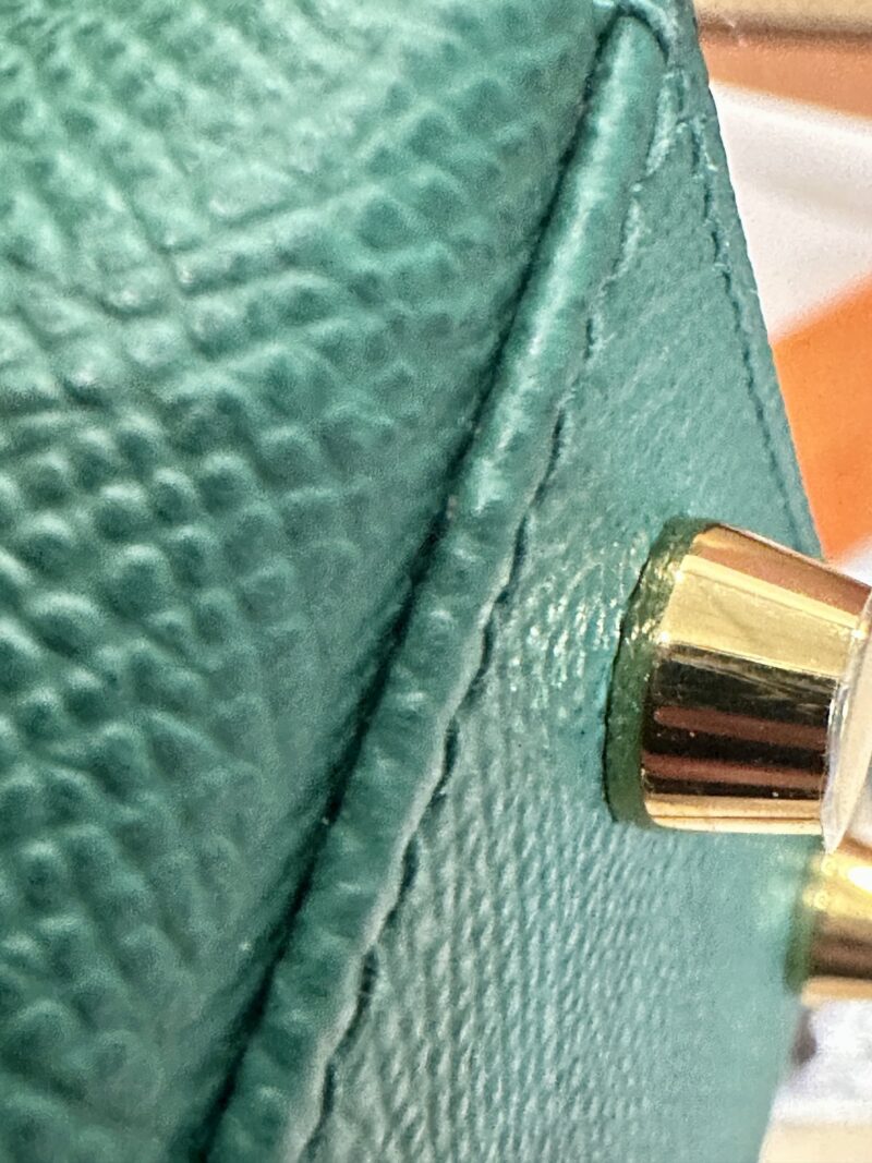 Hermès Kelly 25 Epsom Vert Gold Hardware - Image 13