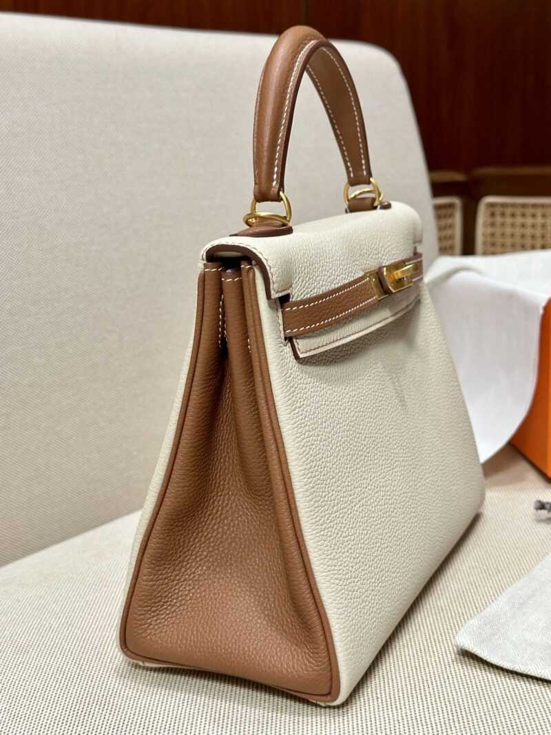 Hermès Kelly 25 Togo Craie, Gold Gold Hardware - Image 4