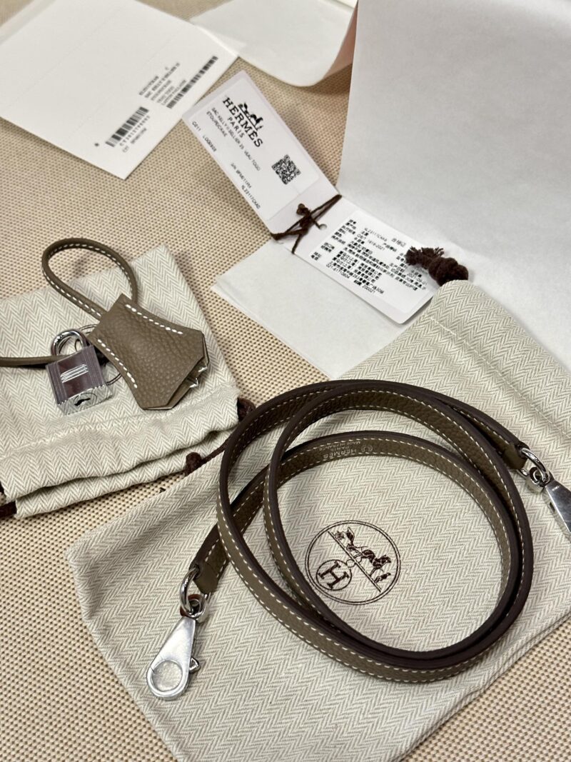 Hermès Kelly 25 Togo Craie, Etoupe Silver Hardware - Image 18