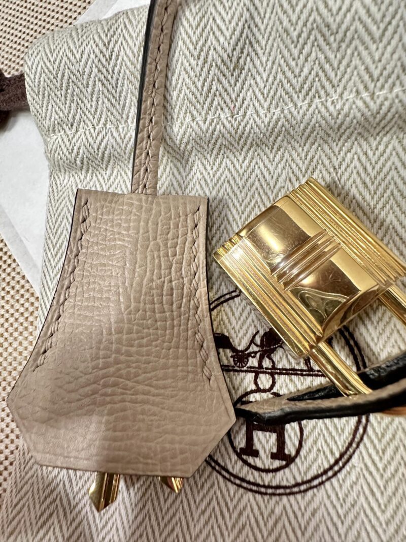 Hermès Kelly 25 Epsom Trench Gold Hardware - Image 12