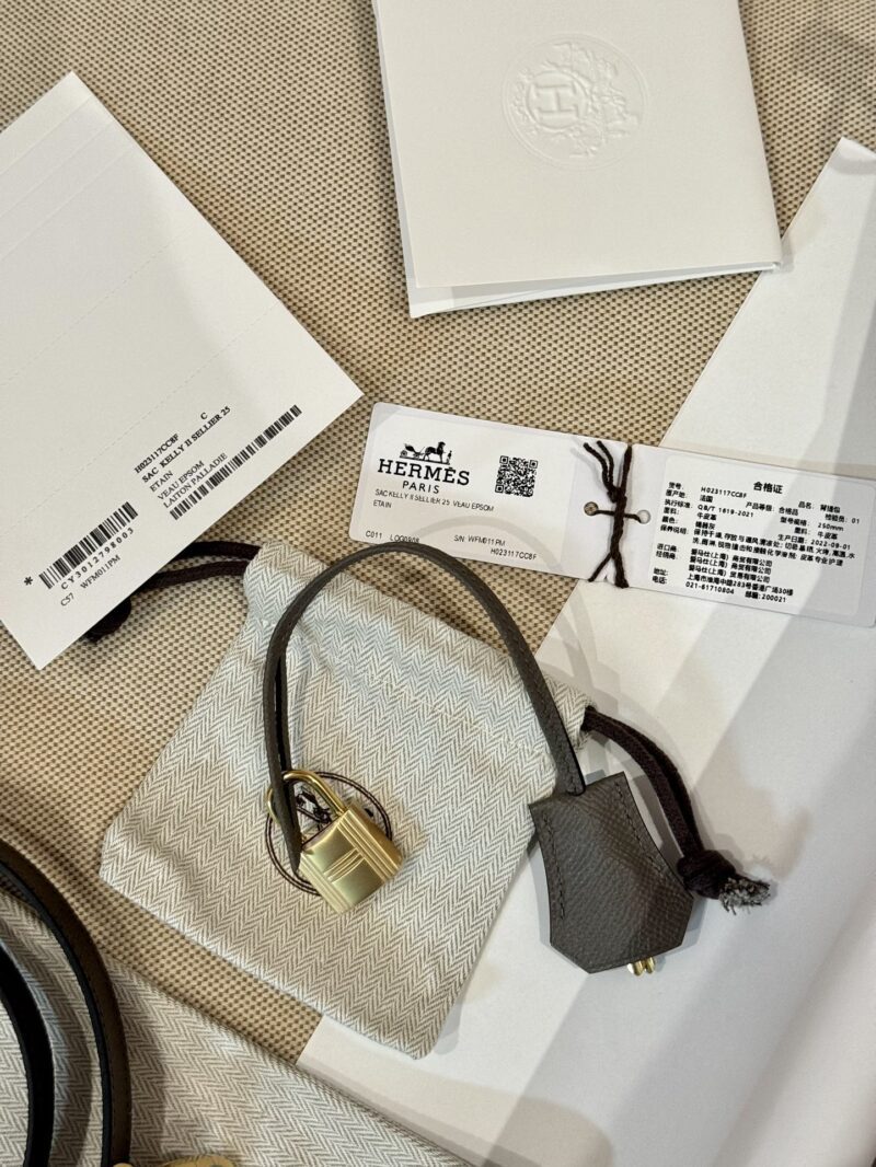 Hermès Kelly 28 Epsom Etain, Gold Gold Hardware - Image 18
