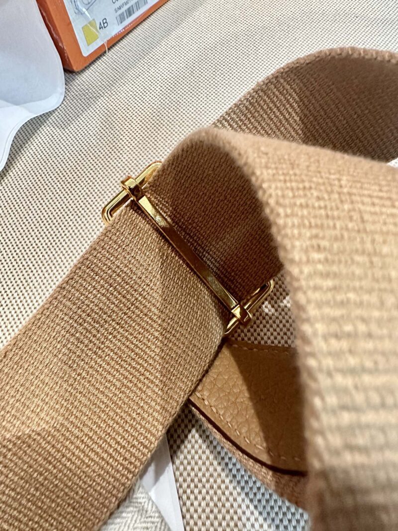 Hermès Evelyne 29 Taurillon Clemence Biscuit Gold Hardware - Image 9