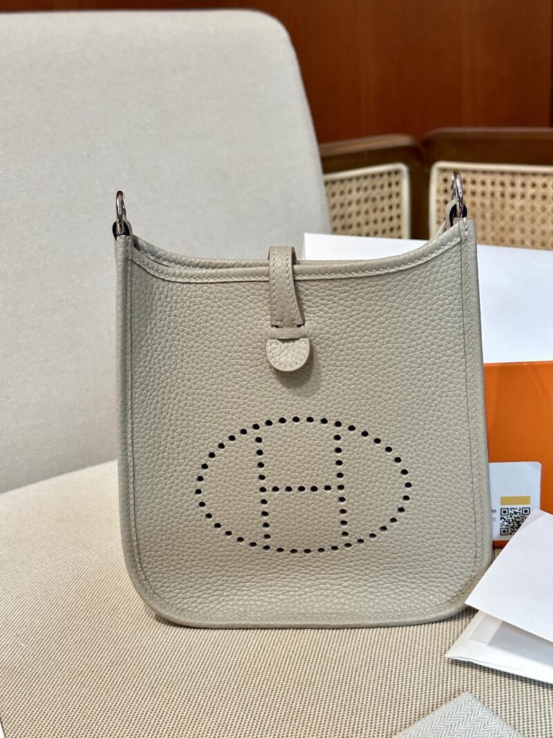 Hermès Mini Evelyne 16 Clemence Beton Silver Hardware - Image 2