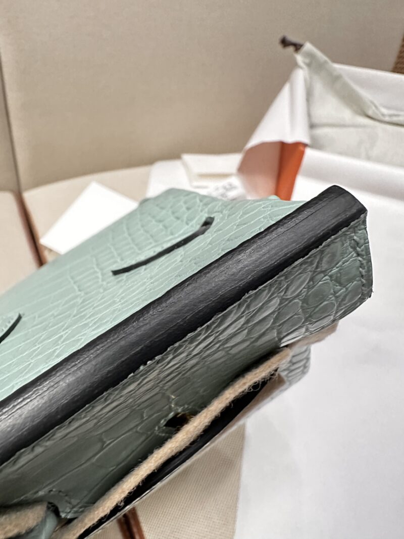 Hermès Birkin 25 Vert D'eau Matte Crocodile Gold Hardware - Image 11