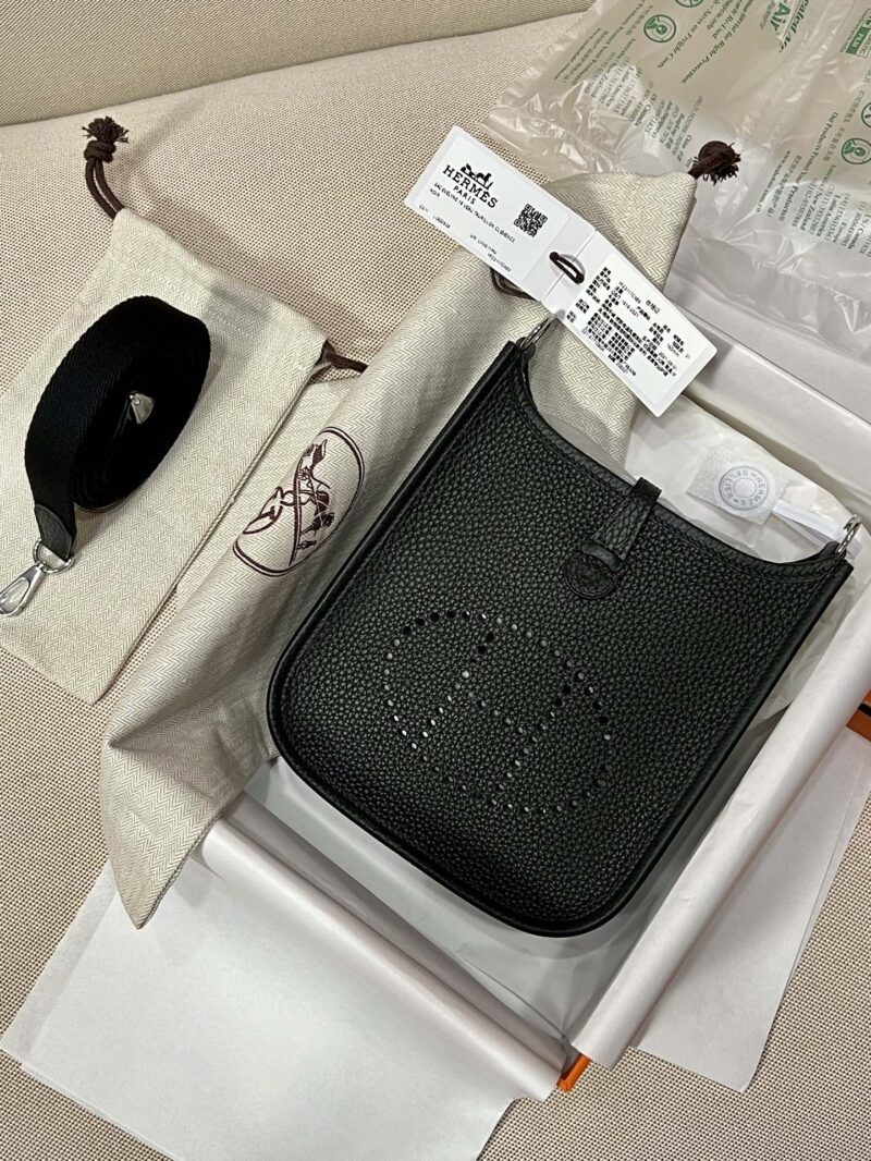 Hermès Mini Evelyne 16 Taurillon Clemence Blue Nuit Silver Hardware