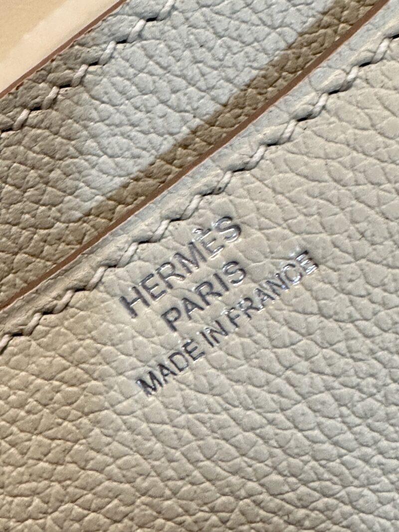 Hermès Constance 19 Craie Evercolor Palladium Hardware - Image 4