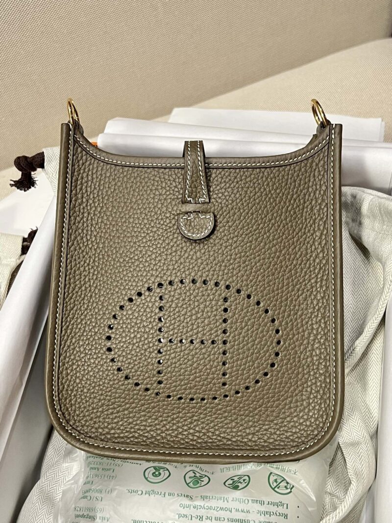 Hermès Mini Evelyne 16 Taurillon Clemence Etoupe Gold Hardware - Image 3