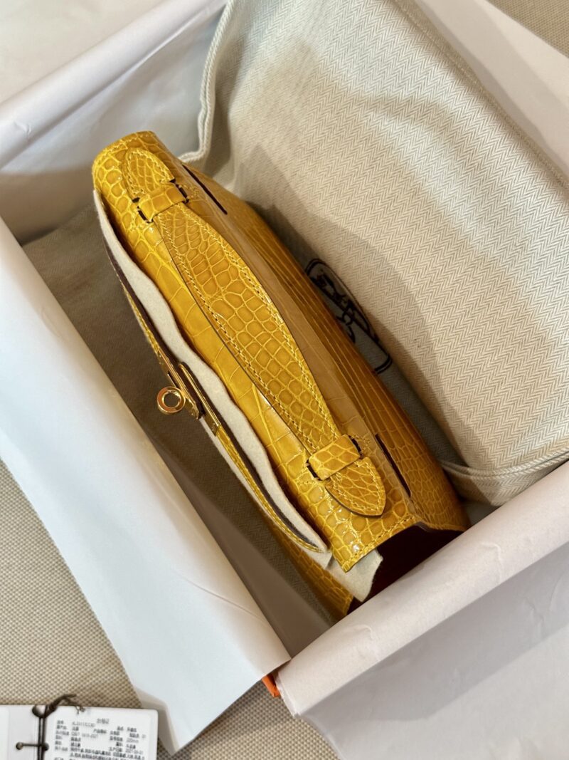 Hermès Kelly Pochette Crocodile Amber Shiny Alligator Gold Hardware