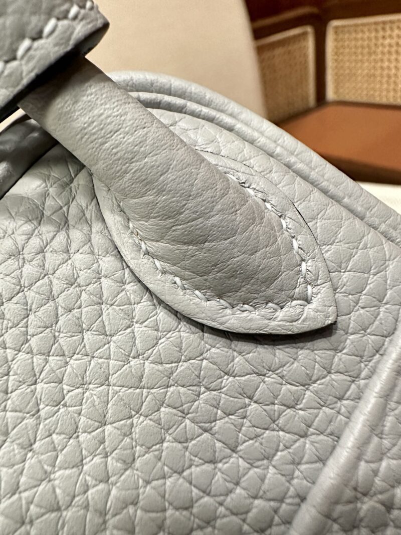Hermès Mini Lindy 20 Taurillon Clemence Blue Pale Gold Hardware - Image 18