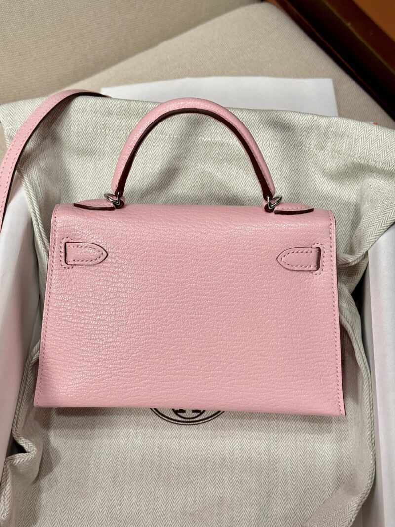 Hermès Mini Kelly 19 Chevre Rose Sakura Gold Hardware - Image 17