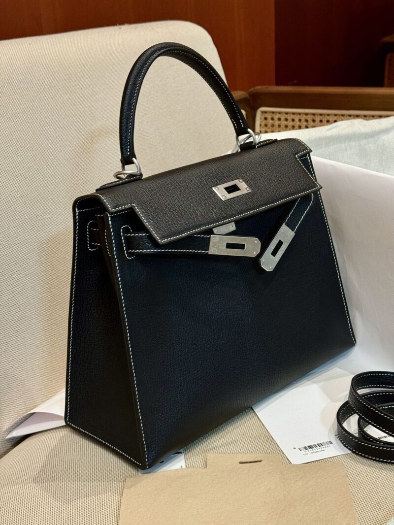 Hermès Kelly 28 Chevre Noir, Mauve Slyvestre Silver Hardware - Image 6
