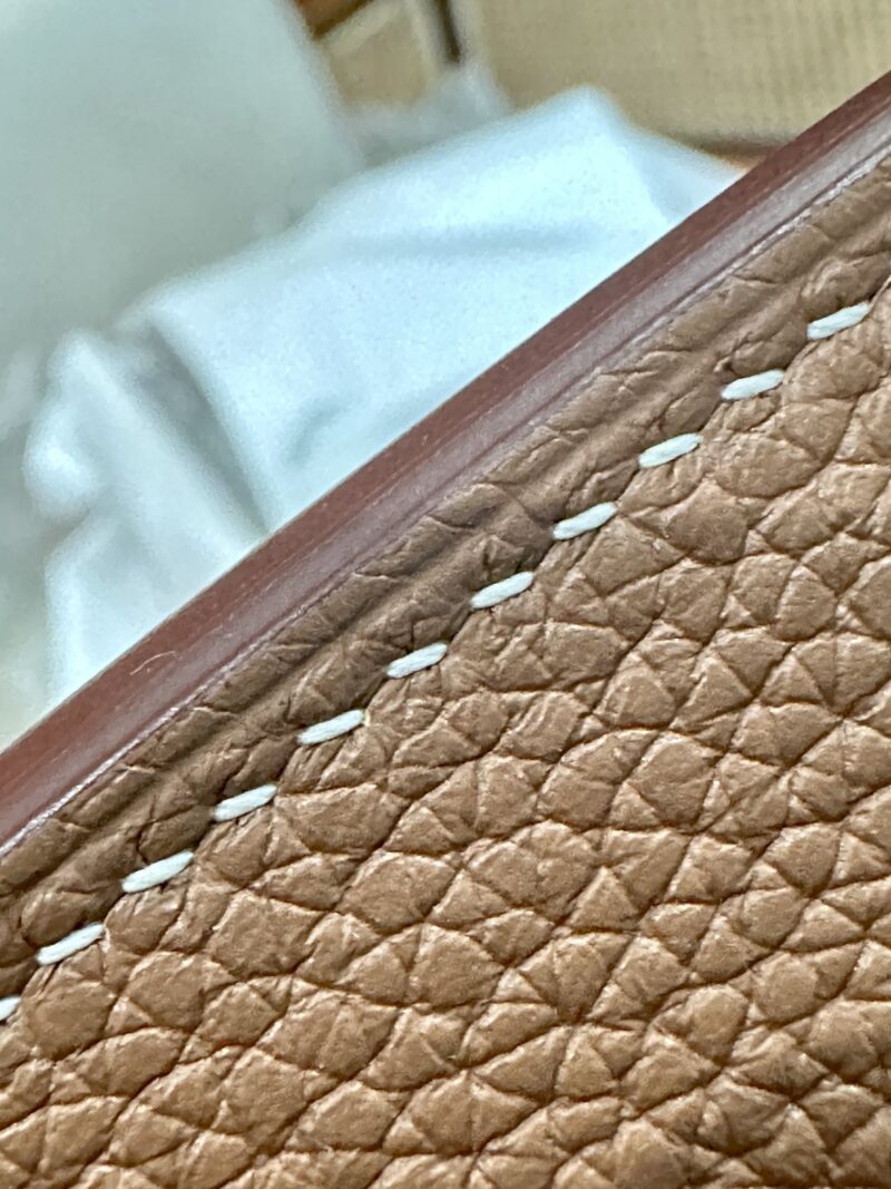 Hermès Birkin 25 Gold Togo Gold Hardware - Image 11