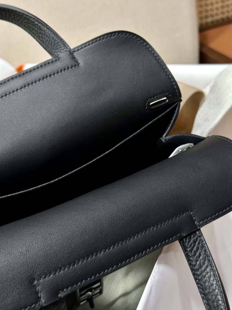Hermès Halzan 25 Taurillon Clemence & Swift Noir Gold Hardware - Image 11