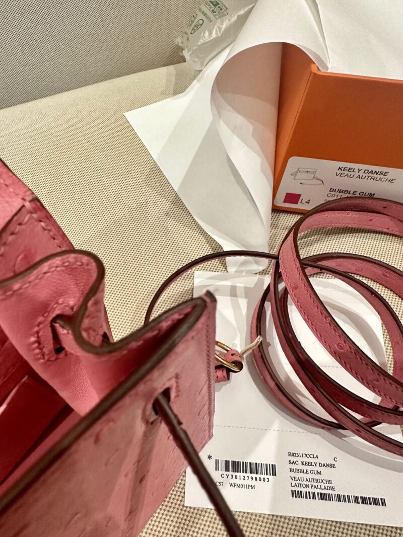 Hermès Kelly Danse 22 Ostrich Rose Bubble Gold Hardware - Image 11