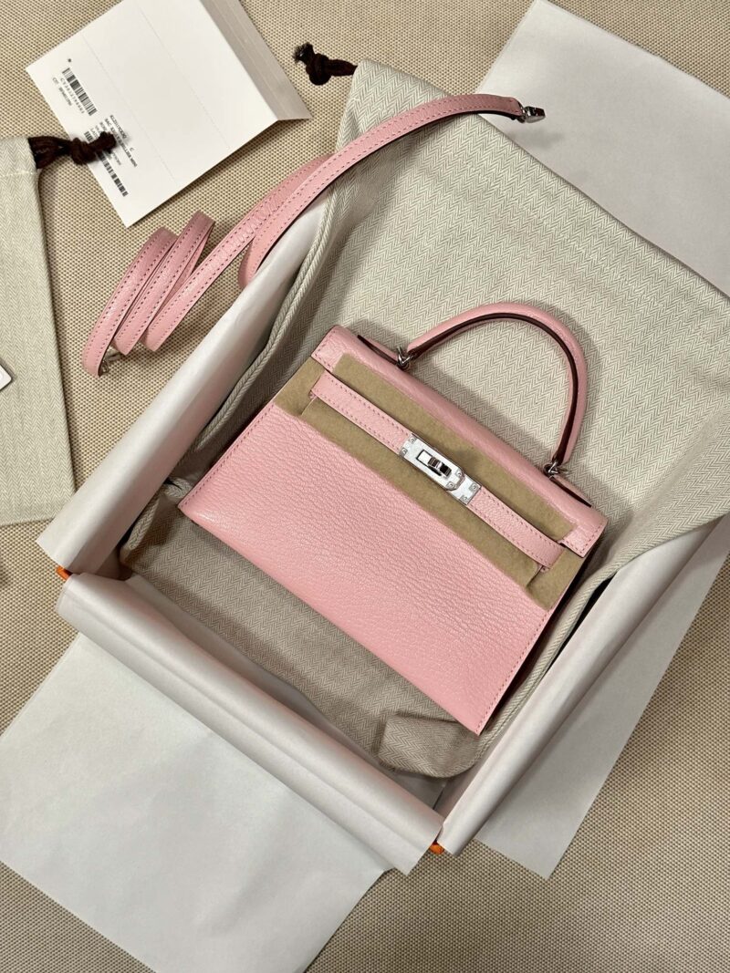 Hermès Mini Kelly 19 Chevre Rose Sakura Gold Hardware