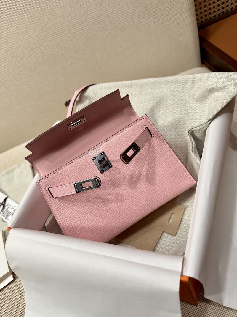 Hermès Mini Kelly 19 Chevre Rose Sakura Gold Hardware - Image 10