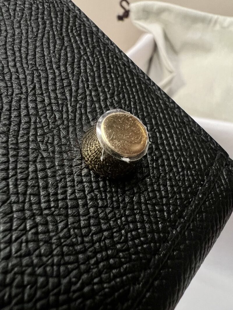 Hermès Kelly 25 Epsom Noir Gold Hardware - Image 16