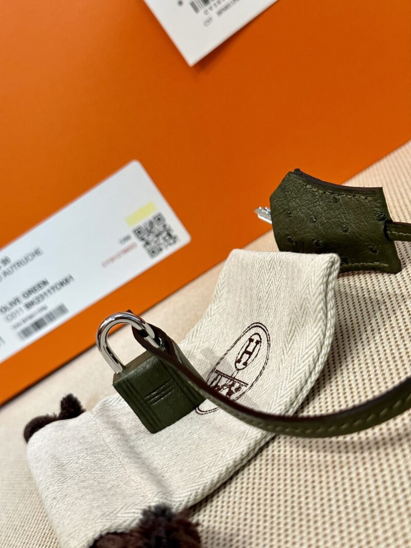Hermès Birkin 30 Olive Green Ostrich Palladium Hardware - Image 13