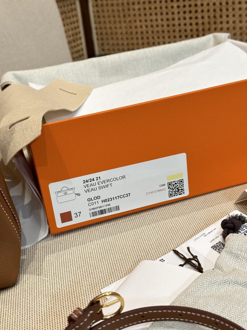 Hermès Mini Kelly 2424 Evercolor & Swift Gold Gold Hardware - Image 22