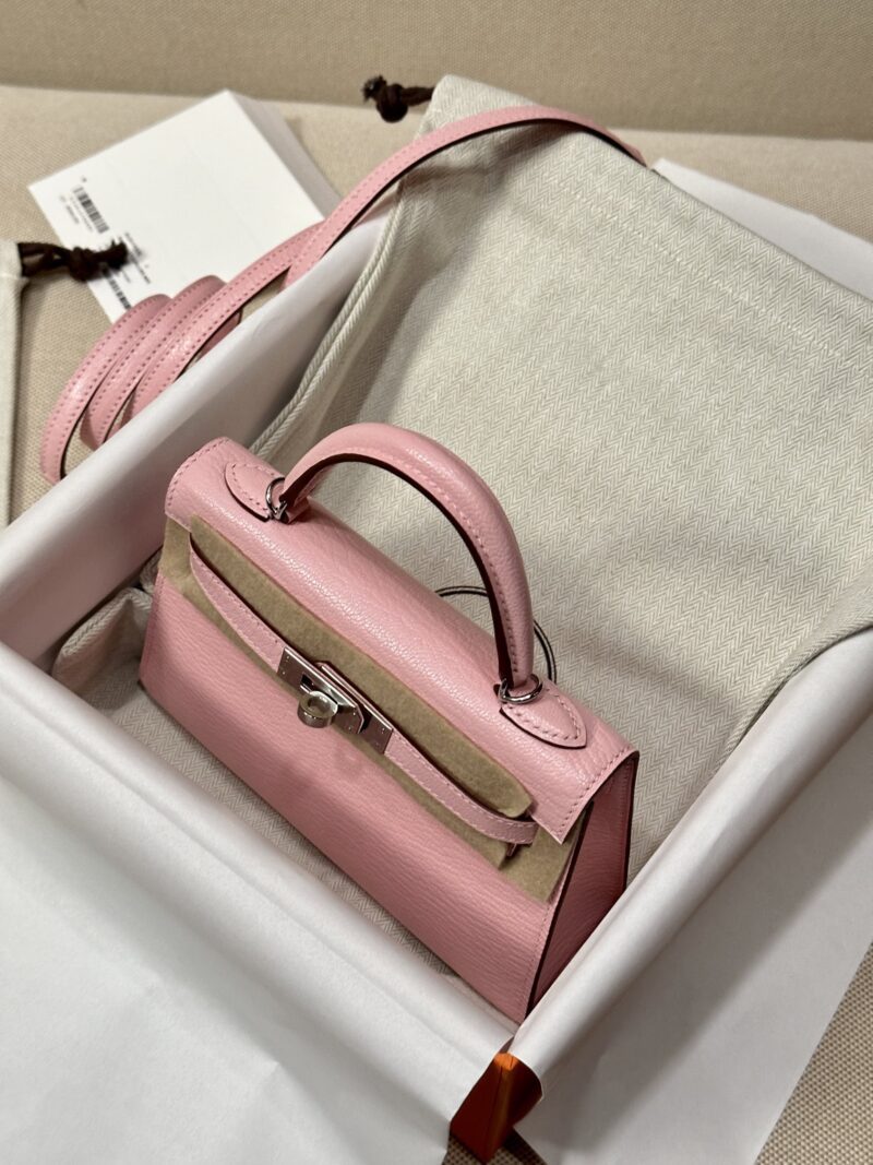 Hermès Mini Kelly 19 Chevre Rose Sakura Gold Hardware - Image 9