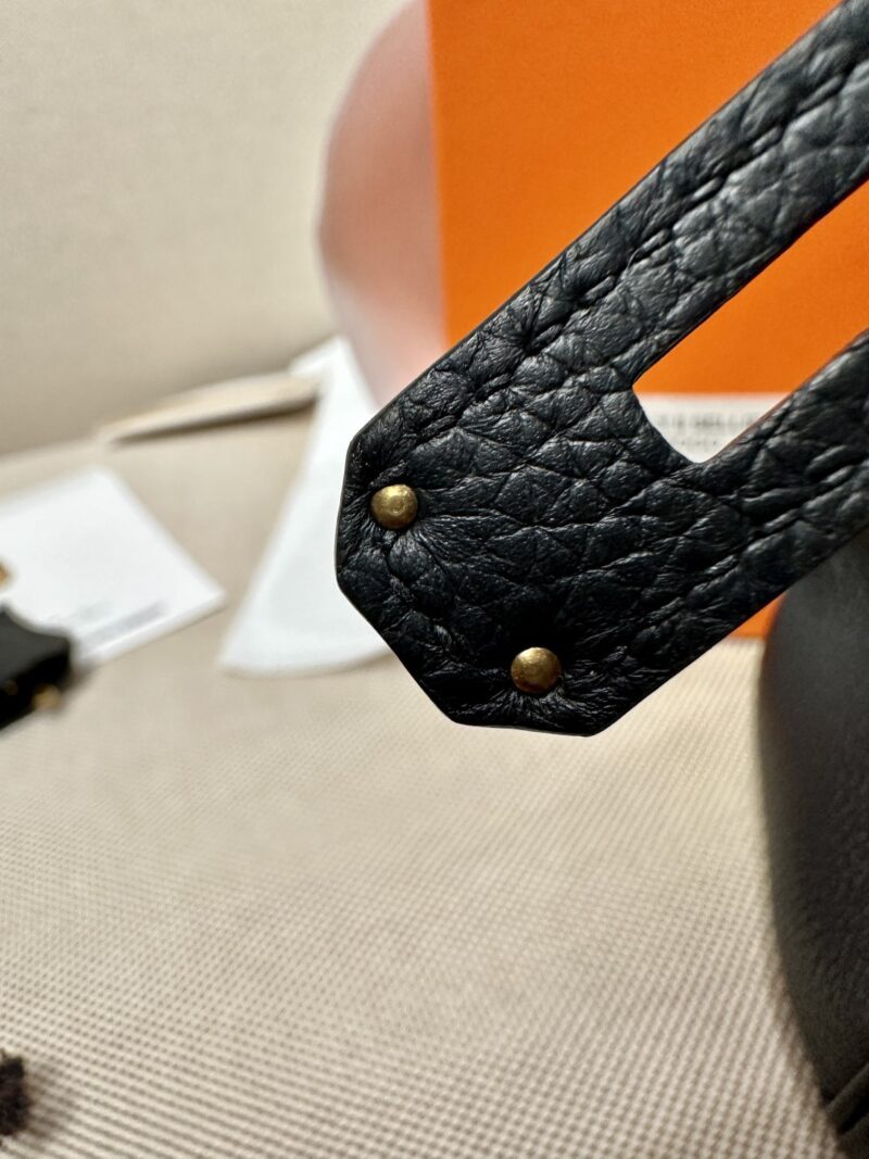 Hermès Kelly 28 Togo Noir Gold Hardware - Image 27
