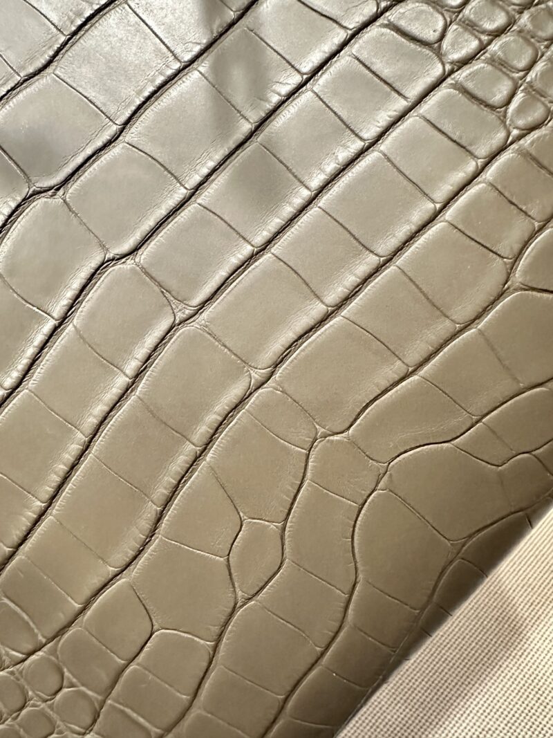 Hermès Kelly 25 Matte Alligator Origan Gold Hardware - Image 21