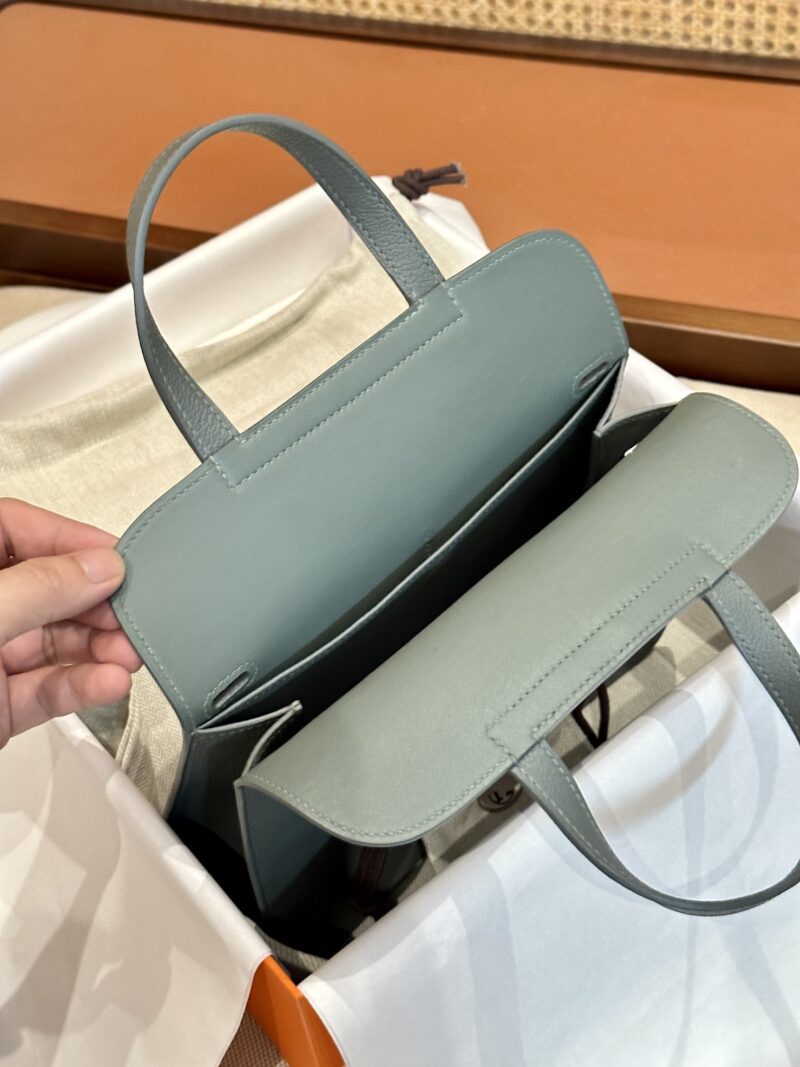 Hermès Halzan 25 Evercolor Vert Amande Gold Hardware - Image 6