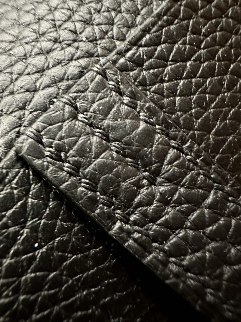 Hermès Halzan 25 Taurillon Clemence & Swift Noir Gold Hardware - Image 23