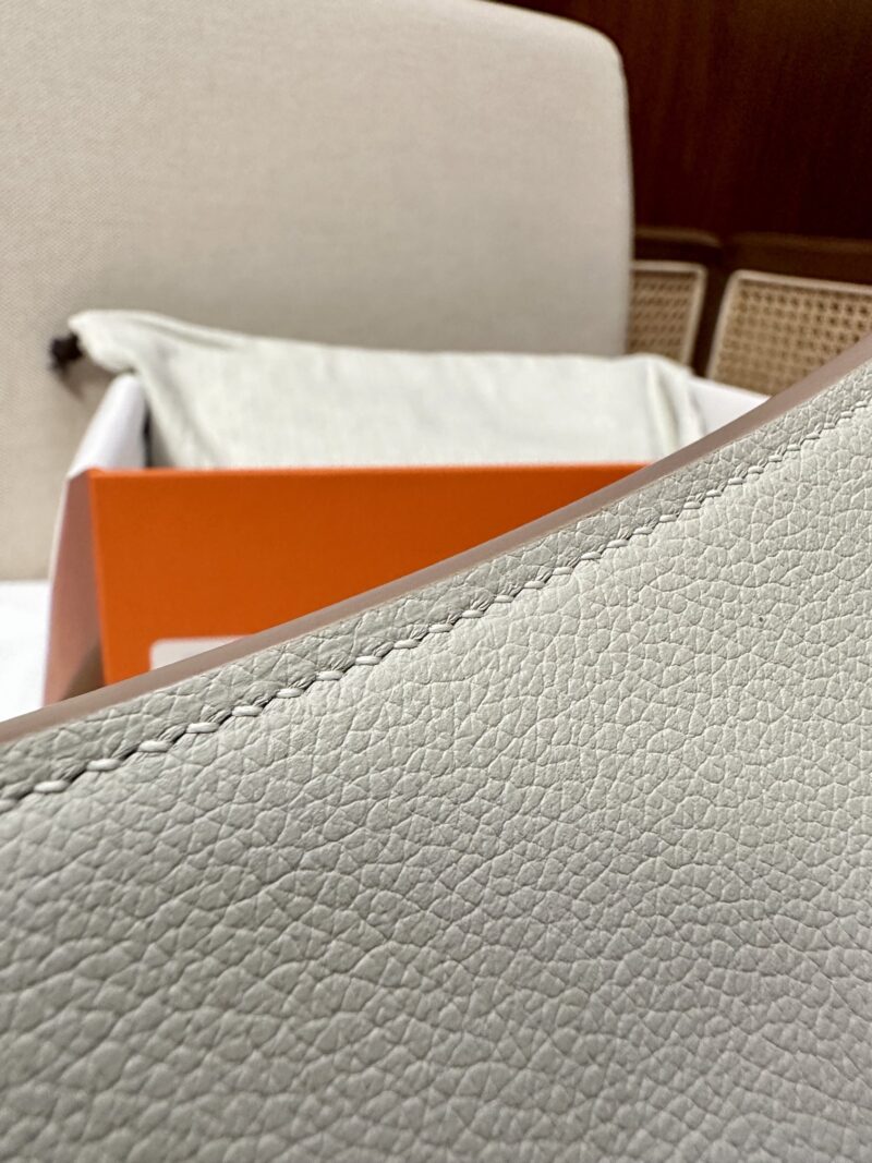 Hermès Jypsiere 23 Evercolor Beton Silver Hardware - Image 9